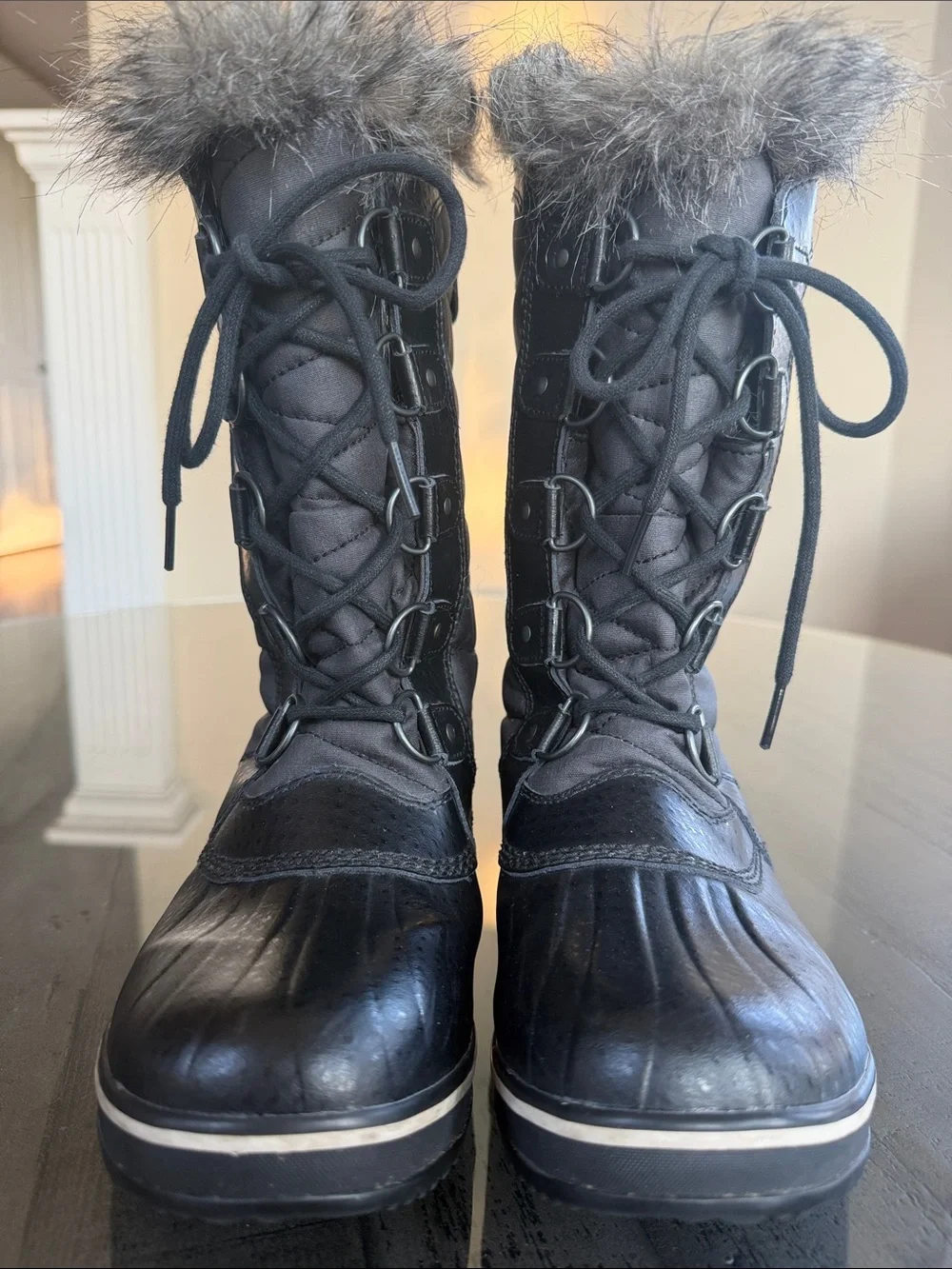 Sorel Tofino ii Black Quilted Lace-Up Faux Fur Trim Winter Boots Womens Size 9.5